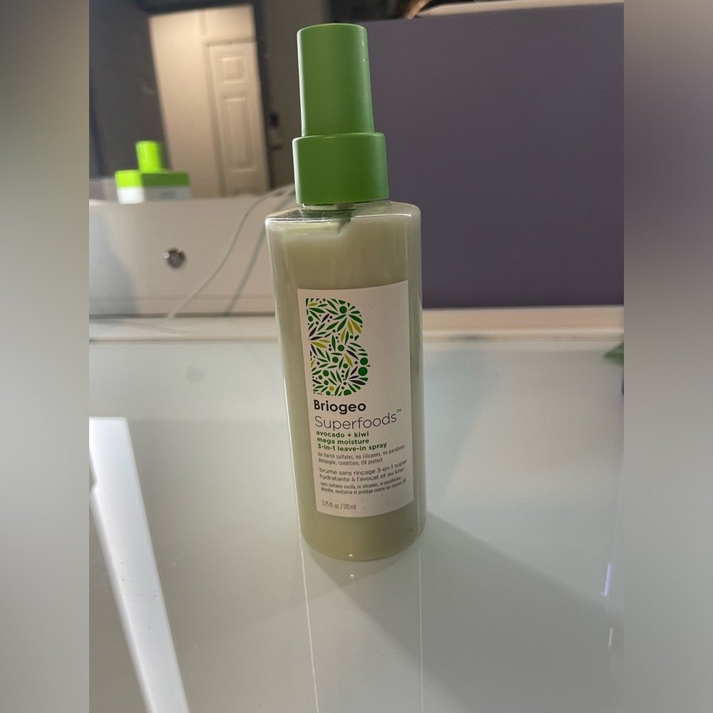 Briogeo Superfoods Avocado + Kiwi Mega Moisture 3-in-1 Leave-In Spray 170ml